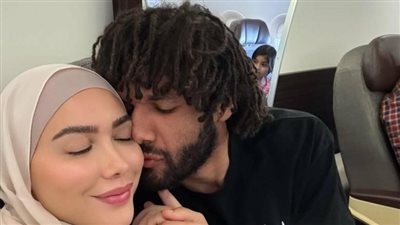 محمد النني وزوجته المغربية    