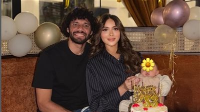 محمد النني و زوجته المغربية    