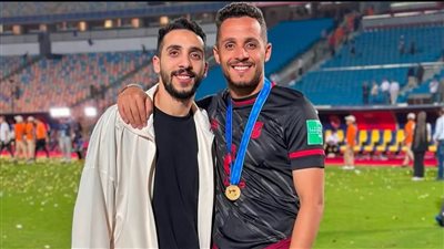 كريم فؤاد لاعب الأهلي وشقيقه    