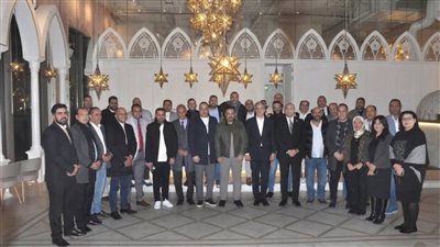 محمد مجاهد يلتقي الصحفيين والنقاد لتعزيز رياضة البرلمان في م    