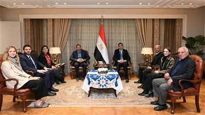 وزير الشباب والرياضة يستقبل نادي الجزيرة لبحث تطوير الرياضة    