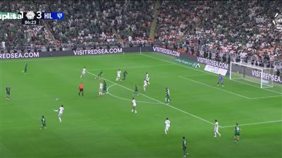 الهلال ضد الأهلي.. انطلاق مباراة الهلال وأهلي جدة في نصف نها    