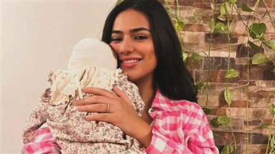 نجوم الفن يحتفلون بـ عيد الأم 