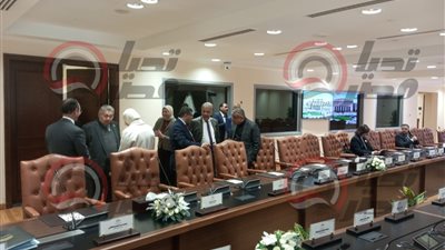 اجتماع رئيس البرلمان مع رؤساء اللجان النوعية    