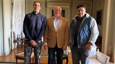 زيارة أحمد فؤاد الثاني لمنزل عبد الحليم حافظ