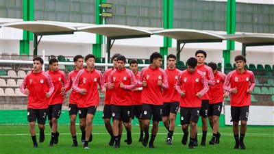 منتخب الناشئين يؤدي تدريبه تحت الأمطار     