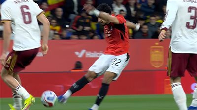 منتخب مصر.. عمر مرموش يسدد كرة صاروخية في العارضة أمام إسبان    