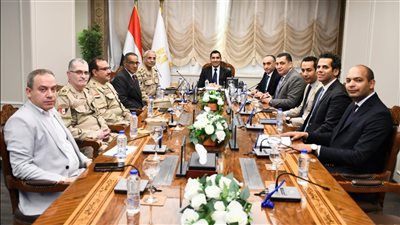 وزير الشباب والرياضة يناقش مشروع الجينوم الرياضي لتطوير الأب    