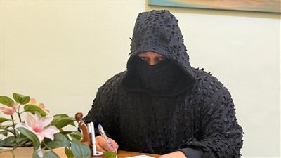 المطرب المقنع كابوتشي     