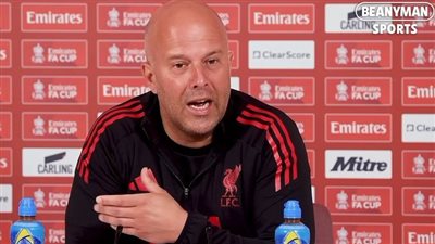 آرني سلوت مدرب ليفربول    