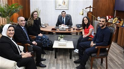 وزير الرياضة يشيد بنتائج الريشة الطائرة ويدعم الأبطال    