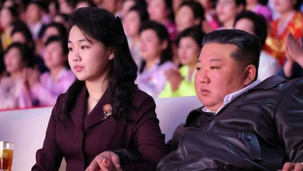 زعيم كوريا الشمالية وابنته     