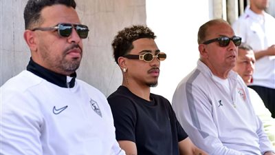 بيزيرا يتابع مباراة فريق الزمالك مواليد 2007 أمام الأهلي    