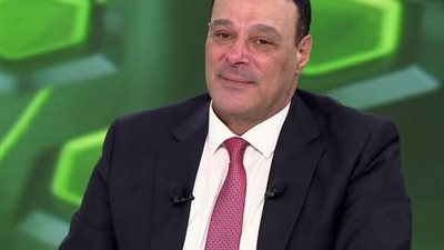 عصام عبدالفتاح  رئيس لجنة الحكام السابق     