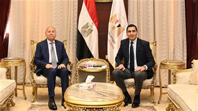 وزير الشباب والرياضة ومحافظ القاهرة يبحثان التعاون وإطلاق فع    