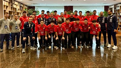 السفير وليد إسماعيل يدعم منتخب مصر اليد 2008 في بطولة البحر     