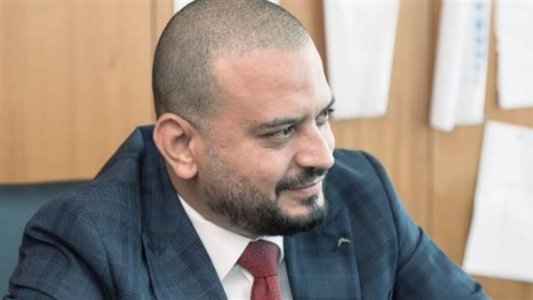 الدكتور عزت بطران الخبير الاقتصادي     