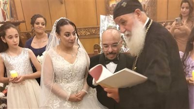 مينا أبو الدهب يحتفل بزفافه    