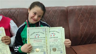 إيمان تتألق في بطولة الجمهورية للكاراتيه لذوي الهمم