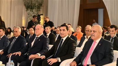 بمدينة مصر الدولية للألعاب الأولمبية.. وزير الشباب والرياضة     