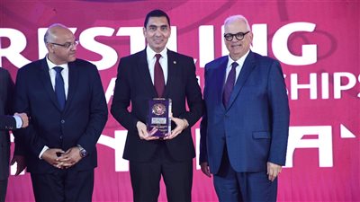 وزير الشباب والرياضة يفتتح البطولة الأفريقية للمصارعة بالإسك    