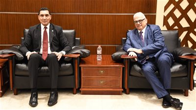  وزير الشباب والرياضة يلتقي رئيس الاتحاد الدولي للمصارعة بال    