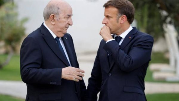 الرئيس الفرنسي ونظيره الجزائري    