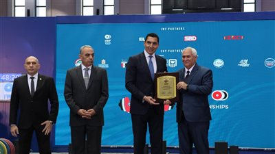 وزير الشباب والرياضة يفتتح بطولة العالم لرفع الأثقال للناشئي    