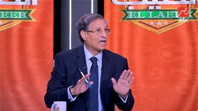 مصطفي يونس نجم الأهلي السابق    
