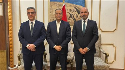 حسن مصطفى يستقبل وزير الرياضة الجزائري قبل نهائي الكونفدرالي    
