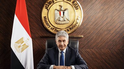وزير السياحة