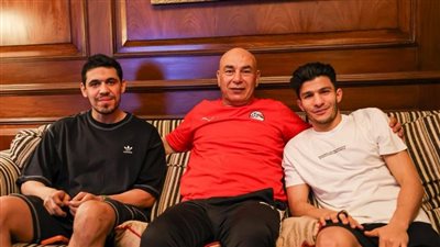 معسكر منتخب مصر يشهد زيارة محمد حمدي وإسلام عيسى قبل السفر ل    