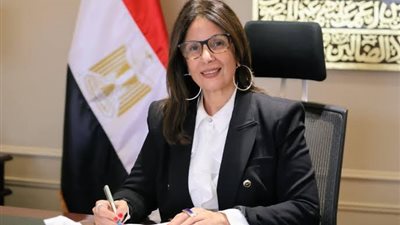 وزيرة الثقافة     