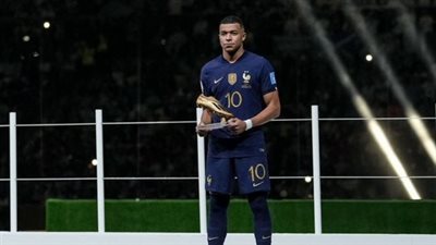 الحذاء الذهبي في المونديال.. رحلة أساطير الهدافين عبر تاريخ     