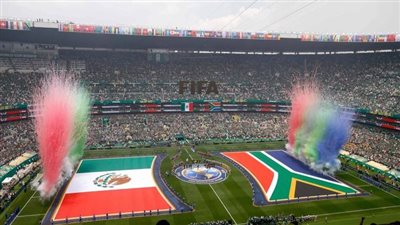 المكسيك ضد جنوب أفريقيا.. ثنائية مكسيكية و3 بطاقات حمراء في     