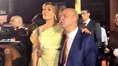 عمرو أديب وزوجته دينا طلعت     
