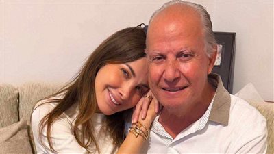 نانسي عجرم ووالدها    