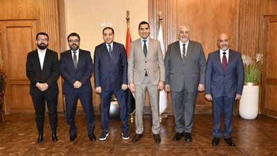 جوهر نبيل يبحث مع تاي هاوس وروابط الرياضية دعم الأبطال الريا    