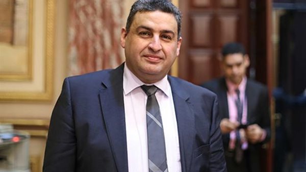 د محمد العقاد عضو