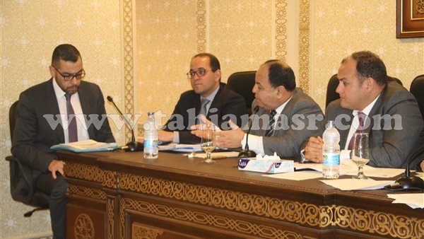 وزير المالية خلال