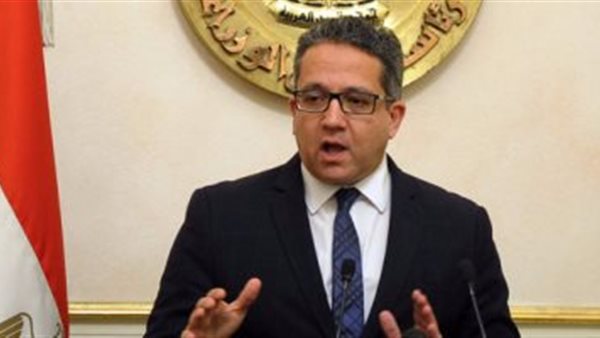 وزير الآثار