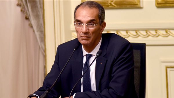 عمرو طلعت وزير الاتصالات