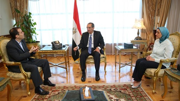 وزير الاتصالات