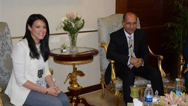 وزيرة السياحة