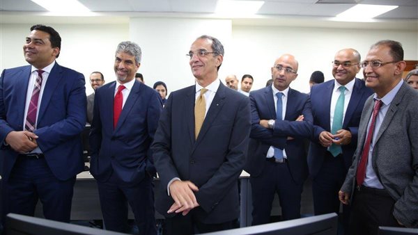 وزير الاتصالات