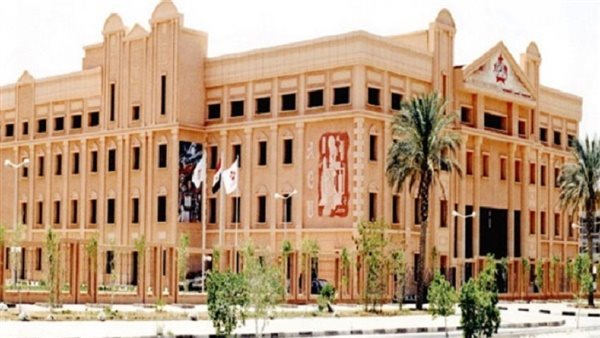 جامعة الأهرام الكندية