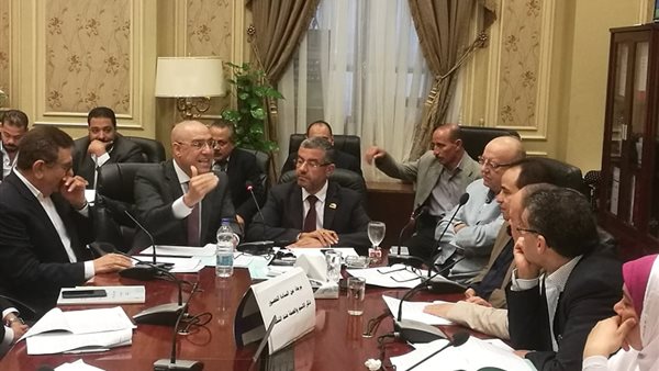 وزير الاسكان فى البرلمان